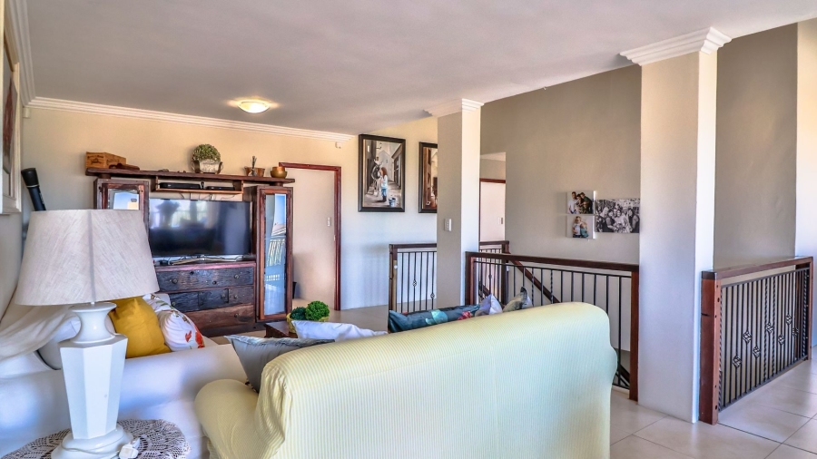 6 Bedroom Property for Sale in Franskraal Western Cape